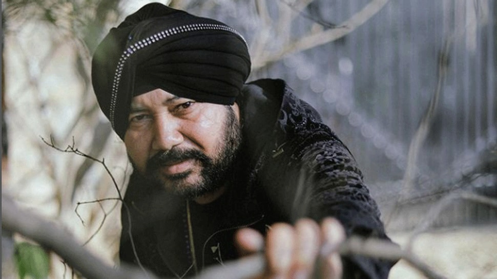 تکان دهنده!  خانه مزرعه 1.5 هکتاری خواننده پنجابی دالر میهندی در گوروگرام مهر و موم شد |  اخبار مردم