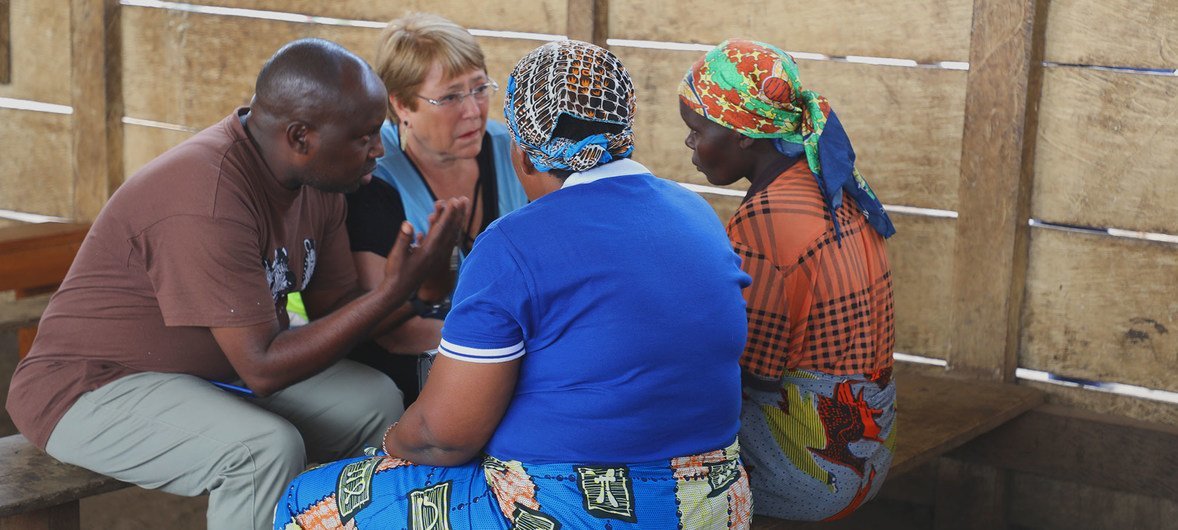میشل باشله، کمیسر عالی حقوق بشر سازمان ملل متحد، از بونیا در جمهوری دموکراتیک کنگو (ژانویه 2020) بازدید می کند.
