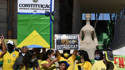 حامیان رئیس جمهور برزیل، ژایر بولسونارو، در 31 مه 2020 در برازیلیا در جریان همه گیری کروناویروس جدید COVID-19 برای نشان دادن حمایت خود تظاهرات کردند.